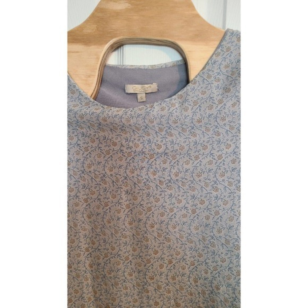 Giusy Italy 100% Silk Pullover Blouse Top Size Small Sheer Sleeves Elastic